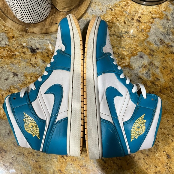 Jordan 1 Mid Aquatone size 9.5 - Picture 10 of 11